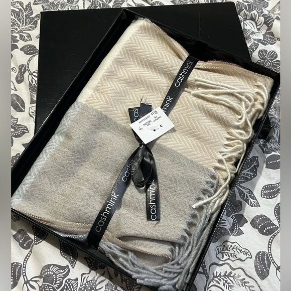 Blanket scarf - Picture 1 of 2